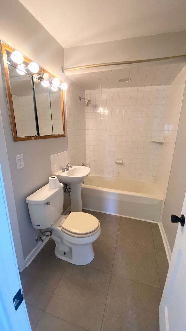 Building Photo - Beautiful 3 Bedroom, 1 Bath Home in Peoria!