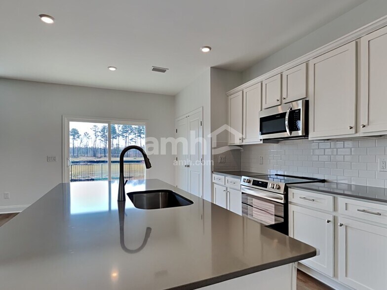 Building Photo - 551 Plumeria Ln