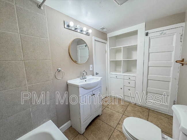 Building Photo - 3515 S 2300 E