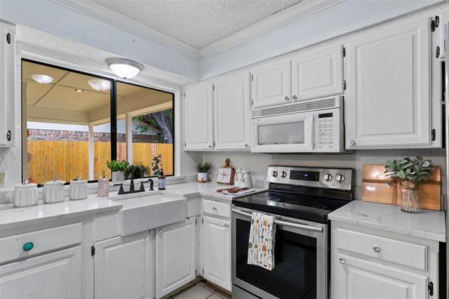 Building Photo - 6573 Ridglea Dr