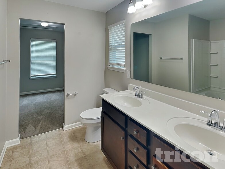 Building Photo - 10020 Portaferry Dr