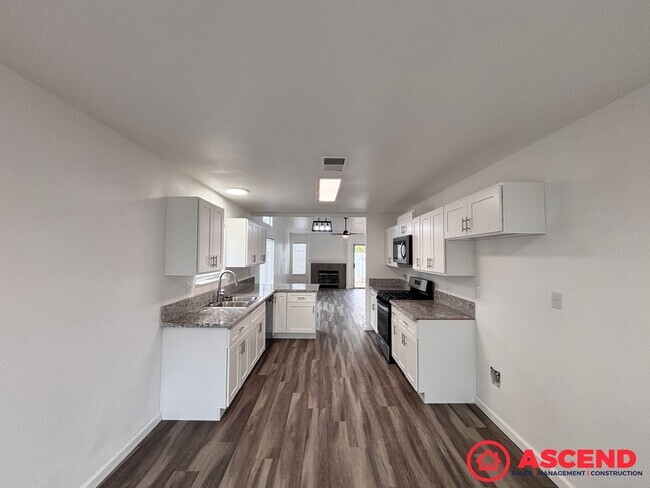 Building Photo - Beautiful 4 Bedroom Home In Rosedale!