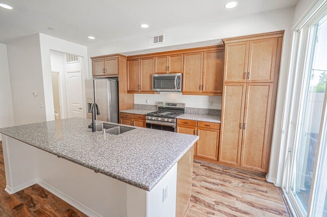 Building Photo - Beautifully Remodeled 3-Bedroom Home in Sa...