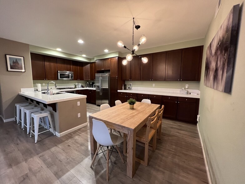 Dining room - 837 Font Ter