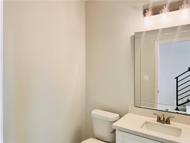 Building Photo - 20 N Crown Point