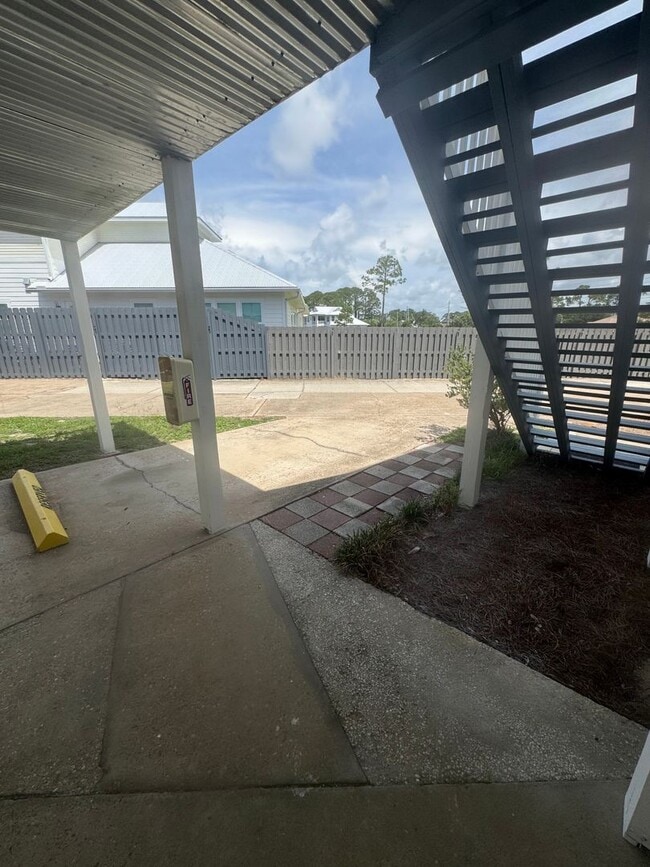 Building Photo - 6545 N Lagoon Dr