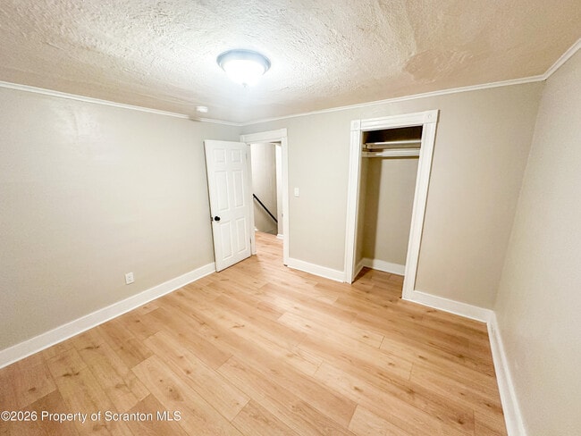 Building Photo - 833 George St