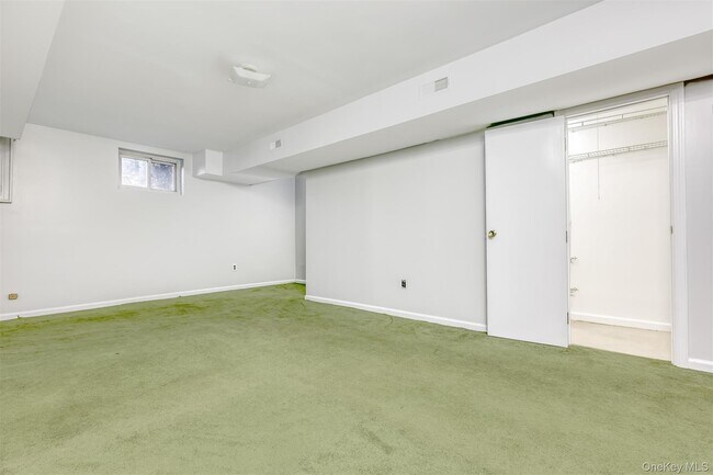 Building Photo - 23 Gladys Dr