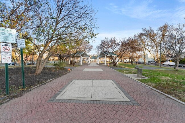 Building Photo - 317 Sherman Ave