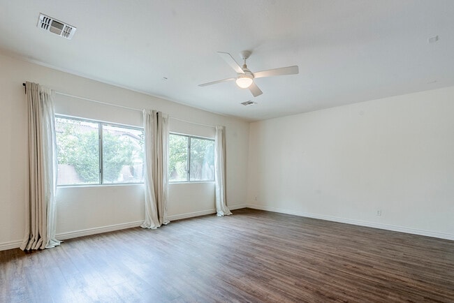 Building Photo - 2744 E Donato Dr