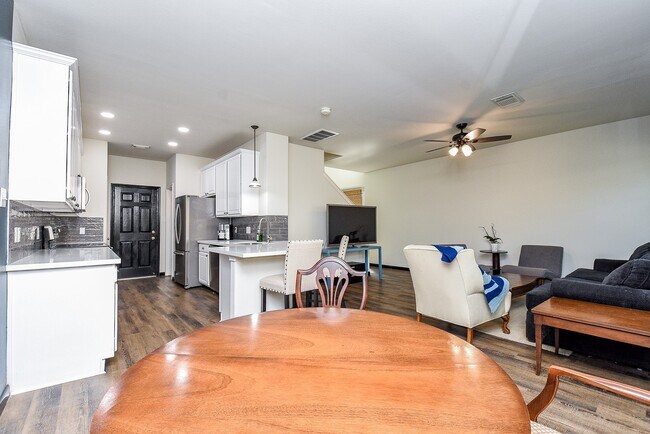 Building Photo - 87 Blue Creek Pl