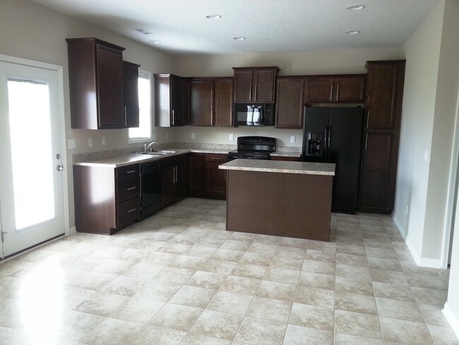 Building Photo - 5514 Goldenrod Ln