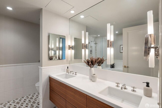 Building Photo - 765 Market St