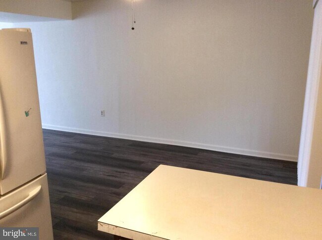 Building Photo - 7 Rittenhouse Ct