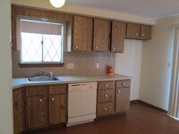 Building Photo - 112 Clark St