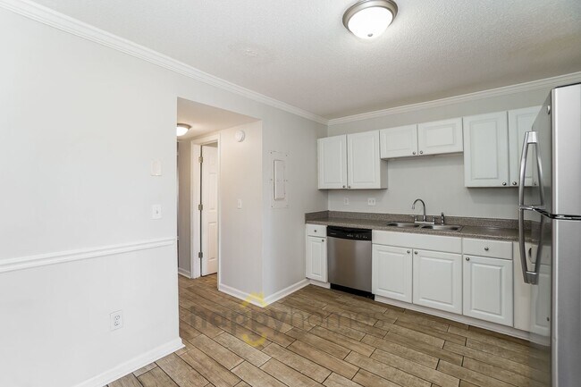 Building Photo - 2 Bed 1.5 Bath in Mepkin Place of West Ashley