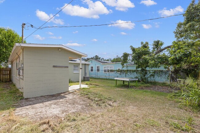 Building Photo - Home For Rent in St Pete!