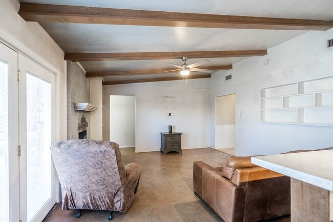 Building Photo - 3320 W Dengar Ave