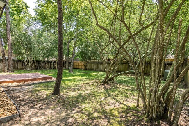 Building Photo - 6 Basal Briar Ct