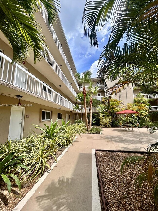 Building Photo - 7740 Camino Real