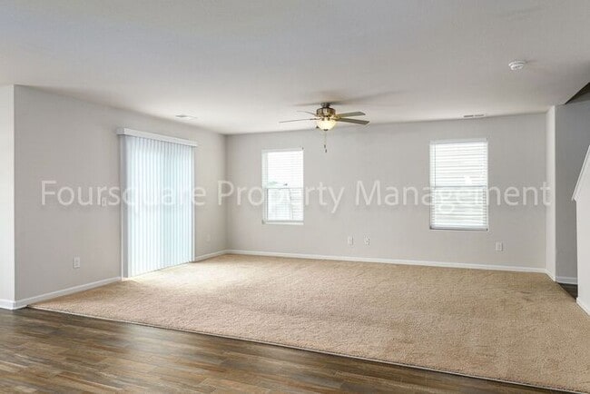 Building Photo - Spacious 3-Bed Home with Loft, Modern Kitc...