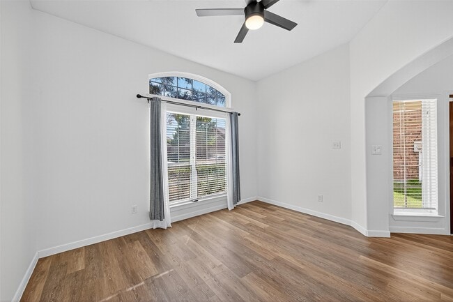Building Photo - 16930 Creek Mountain Dr