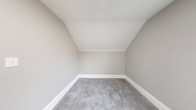 Building Photo - Old Brooklyn Area - 3 Bedroom Single Famil...