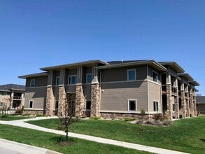 Building Photo - 2715 Bobcat Dr