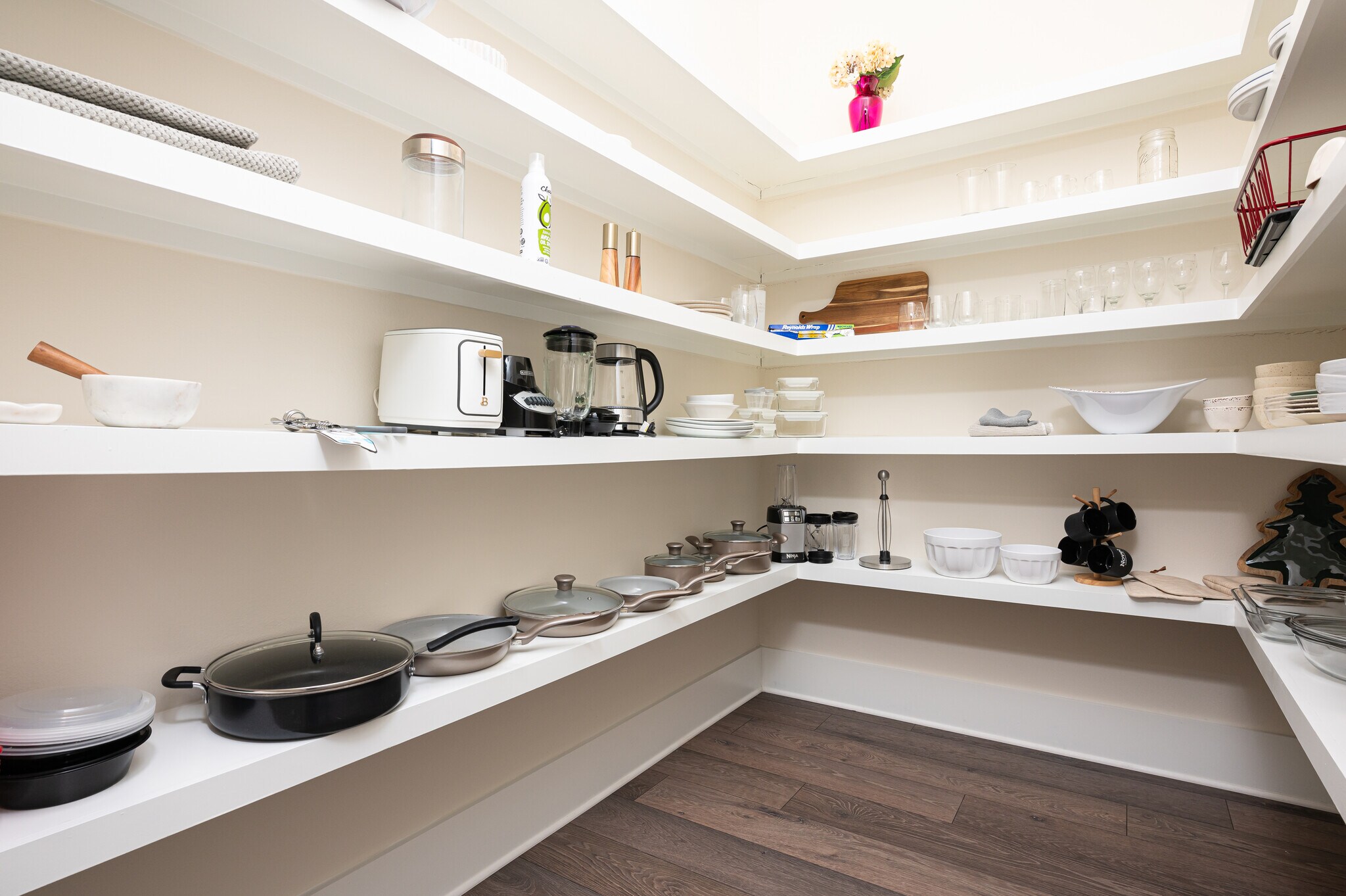 Building Photo - 917 Thompson St