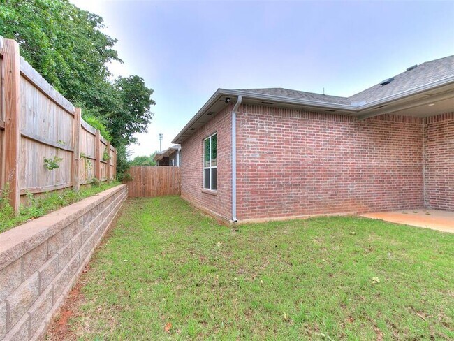 Building Photo - 421 Remington Ave