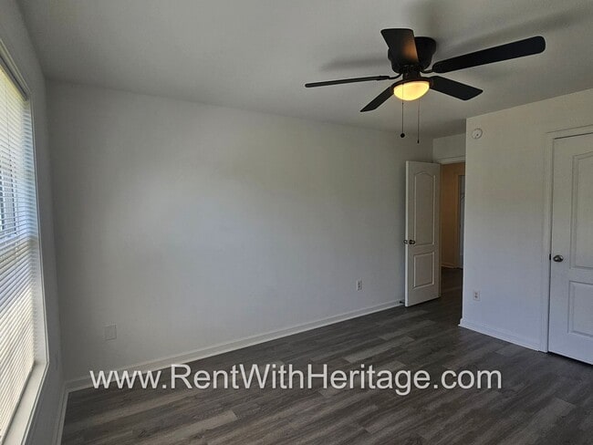 Building Photo - Awesome 3 bd/ 2ba With Everything Brand Ne...