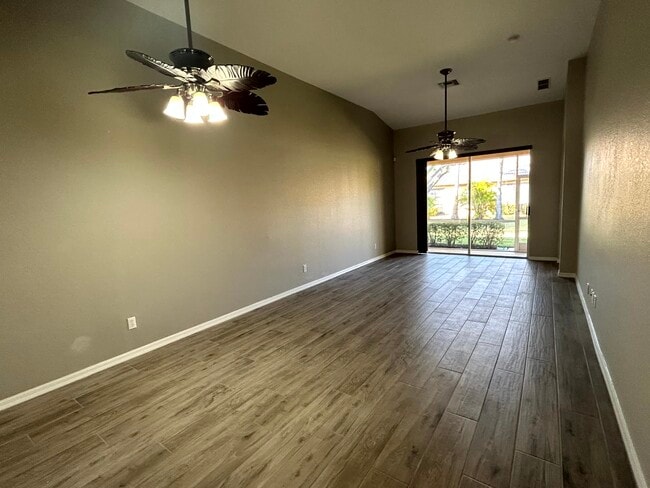 Building Photo - 7871 Lake Sawgrass Loop