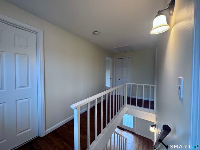 Building Photo - 85 Ivy St