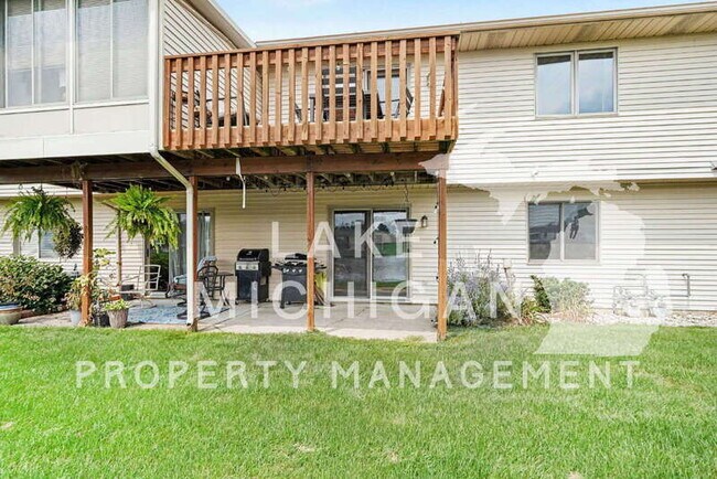 Building Photo - 6092 Pebble Dr