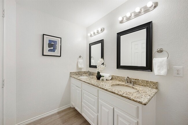 Building Photo - 1605 Village Park Trail