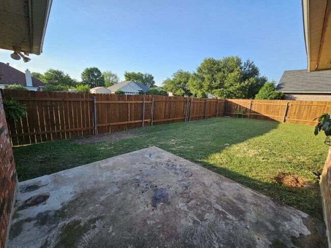 Building Photo - 5901 Pampus Ln
