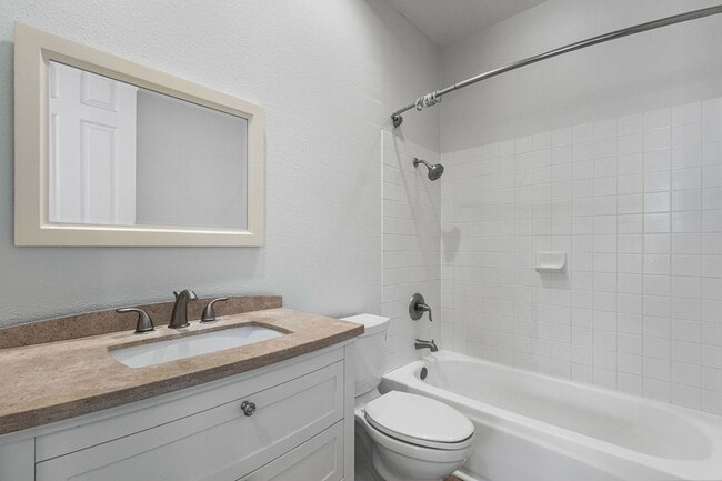 Building Photo - Bright & Updated 2BR Home in Kapolei | Solar, 2-Car Garage & Pet-Friendly Yard