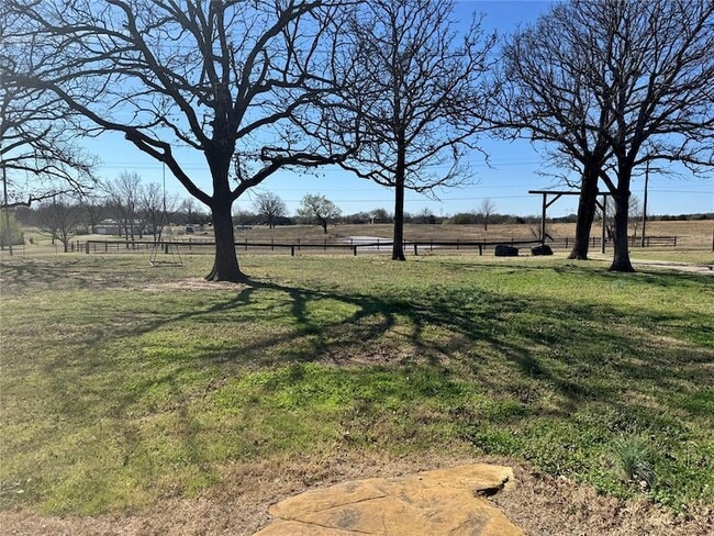 Building Photo - 353112 E 860 Rd