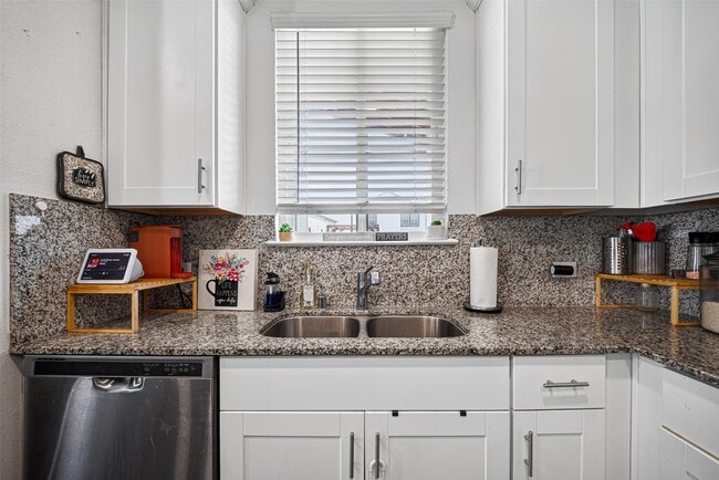 Building Photo - 7031 Hobby Wind Ridge Dr