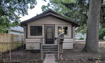 Building Photo - 2128 8th St