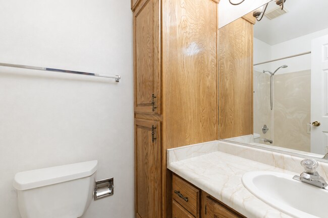Building Photo - 55 W 400 S