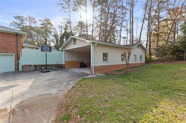 Building Photo - 798 Bank St SE