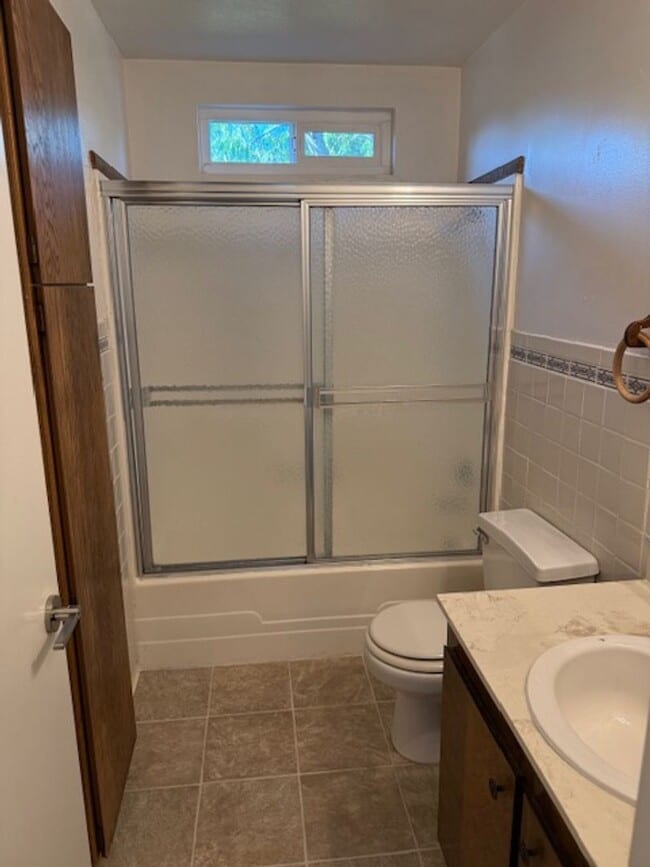 Building Photo - For Rent – Charming 2-Bedroom Home in Rinc...