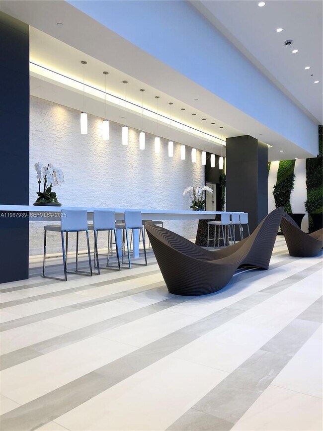 Building Photo - 851 NE 1st Ave