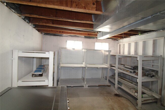 Building Photo - 912 Oakwood Farms Ln
