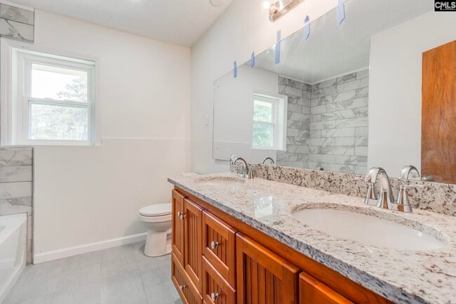 Building Photo - 120 McRae St