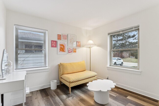 Building Photo - 6463 N Garden Grove Ln