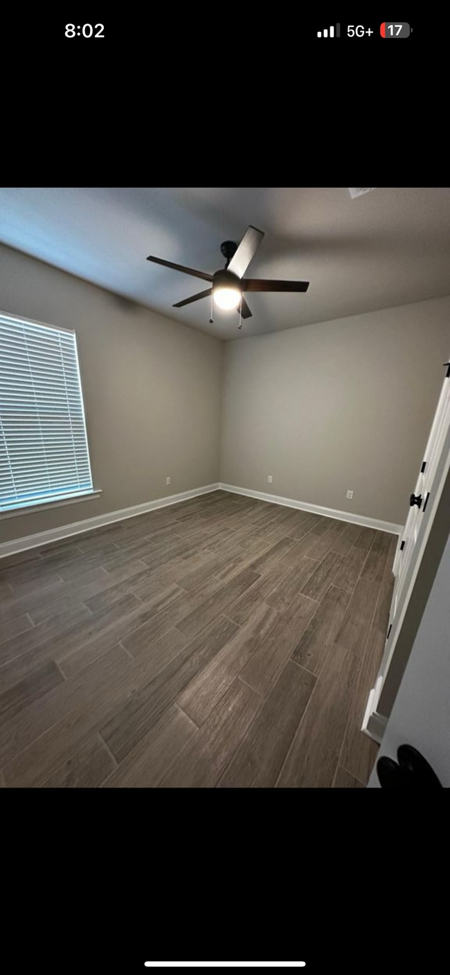 Building Photo - 6866 Summerset Dr