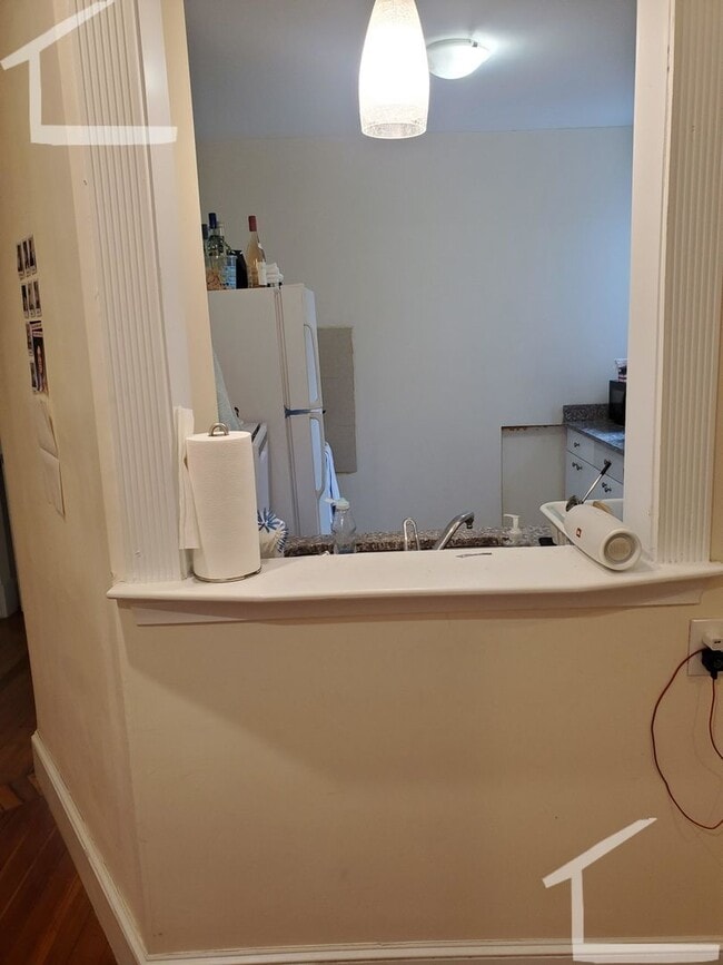 Building Photo - Coolidge Corners finest.......