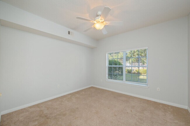 Building Photo - First Floor - The Oaks Unit!